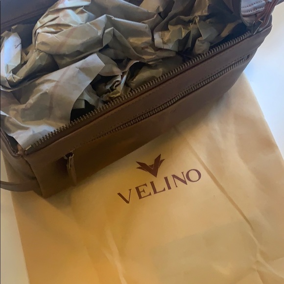 Velino leather toiletry bag/dopp kit (NWT) - Picture 5 of 5